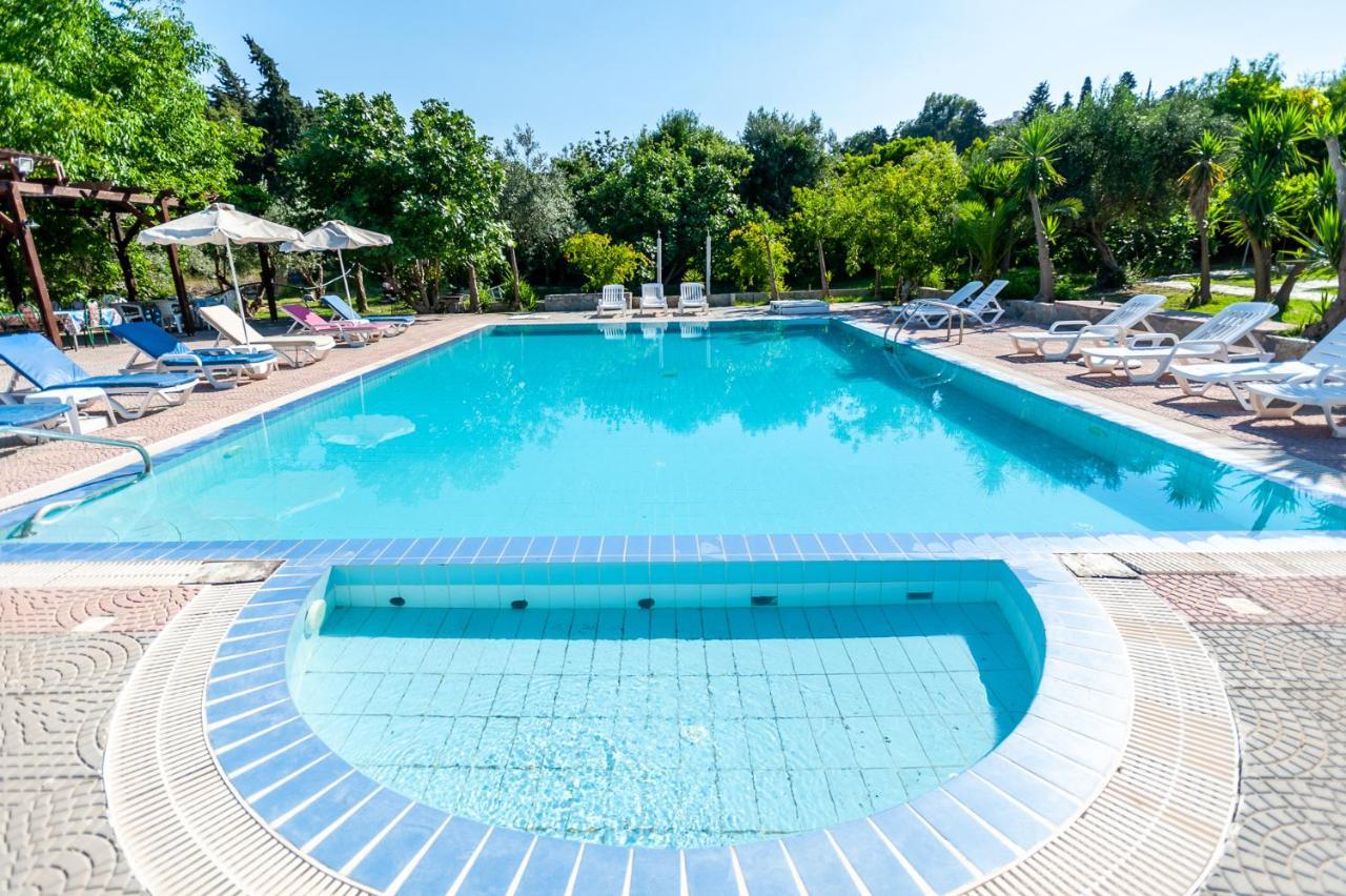 Artemis Studios - Pool And Garden Koszkinú Kültér fotó